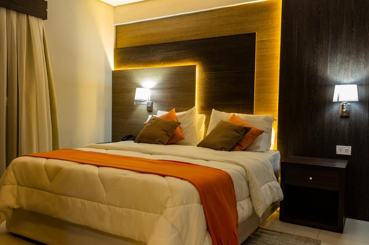 Hotel Los Alpes Cipreses Асунсьон Экстерьер фото